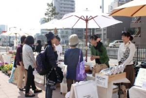 201510西口マルシェ会場2