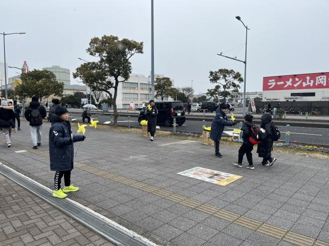 0207かざぐるまプロジェクト掲出中写真(参加者配布)
