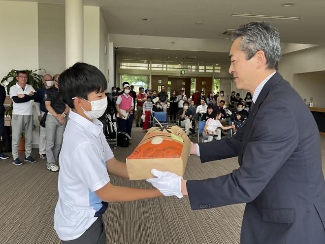 トロフィー授与