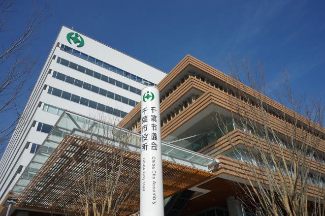 新庁舎外観（近景）