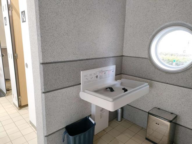 鳥類水系男性トイレ2