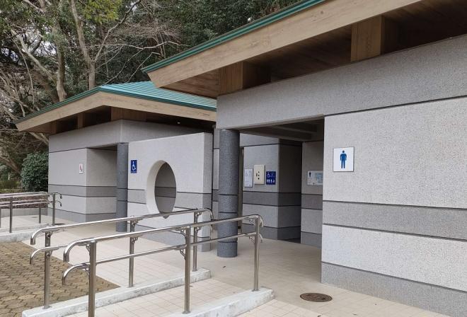 北口トイレ外観