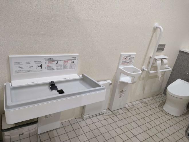 展望デッキ男性トイレ2