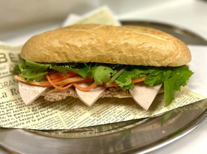 ウータンカフェのバインミー