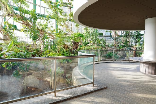 バードホール1階